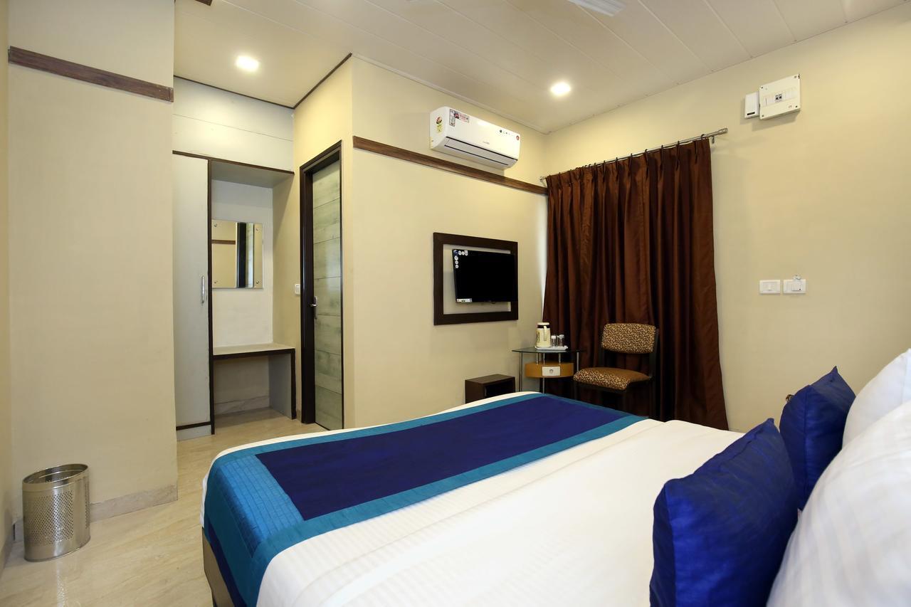 Capital O 9822 Hotel Seven Chandigarh Ngoại thất bức ảnh