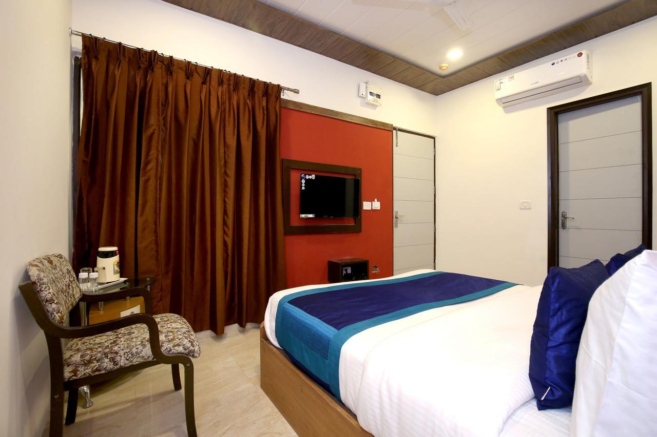 Capital O 9822 Hotel Seven Chandigarh Ngoại thất bức ảnh
