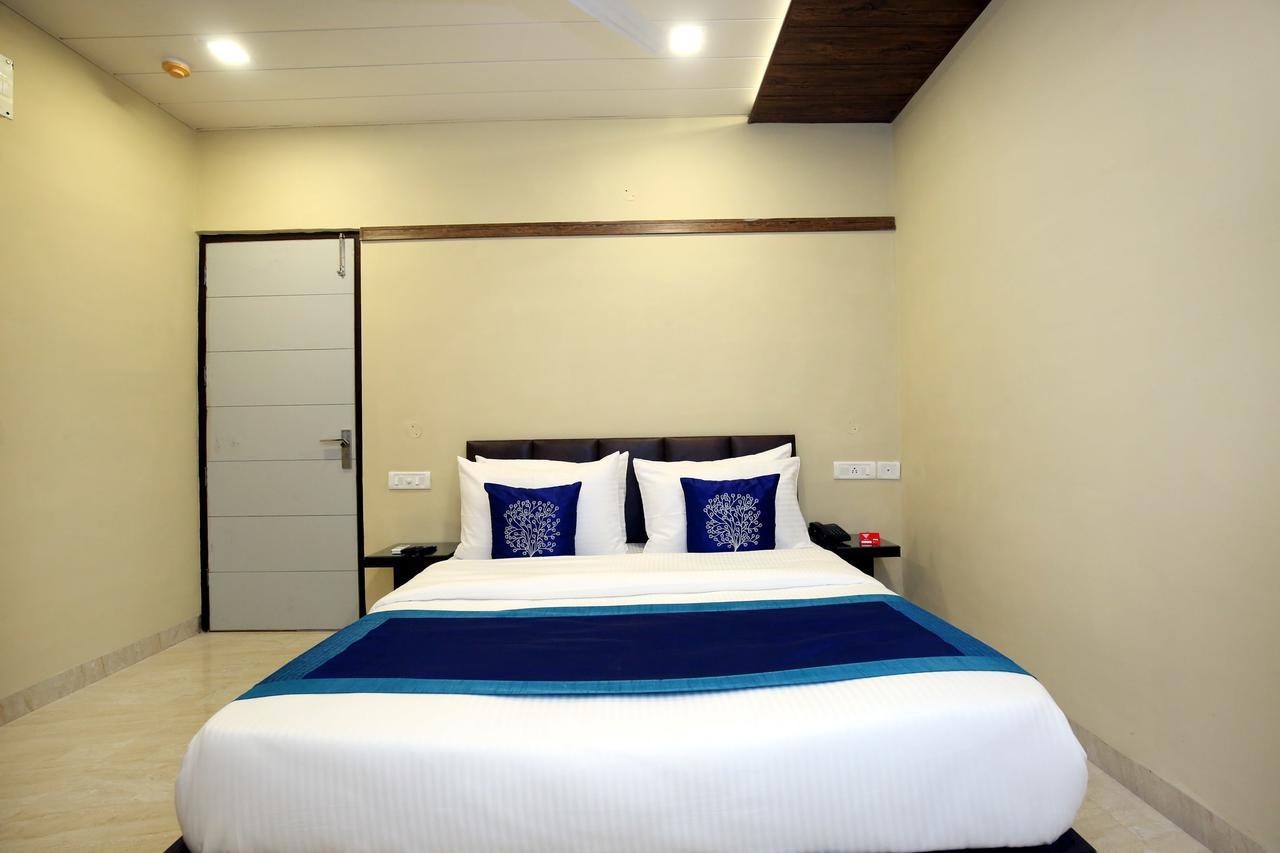 Capital O 9822 Hotel Seven Chandigarh Ngoại thất bức ảnh