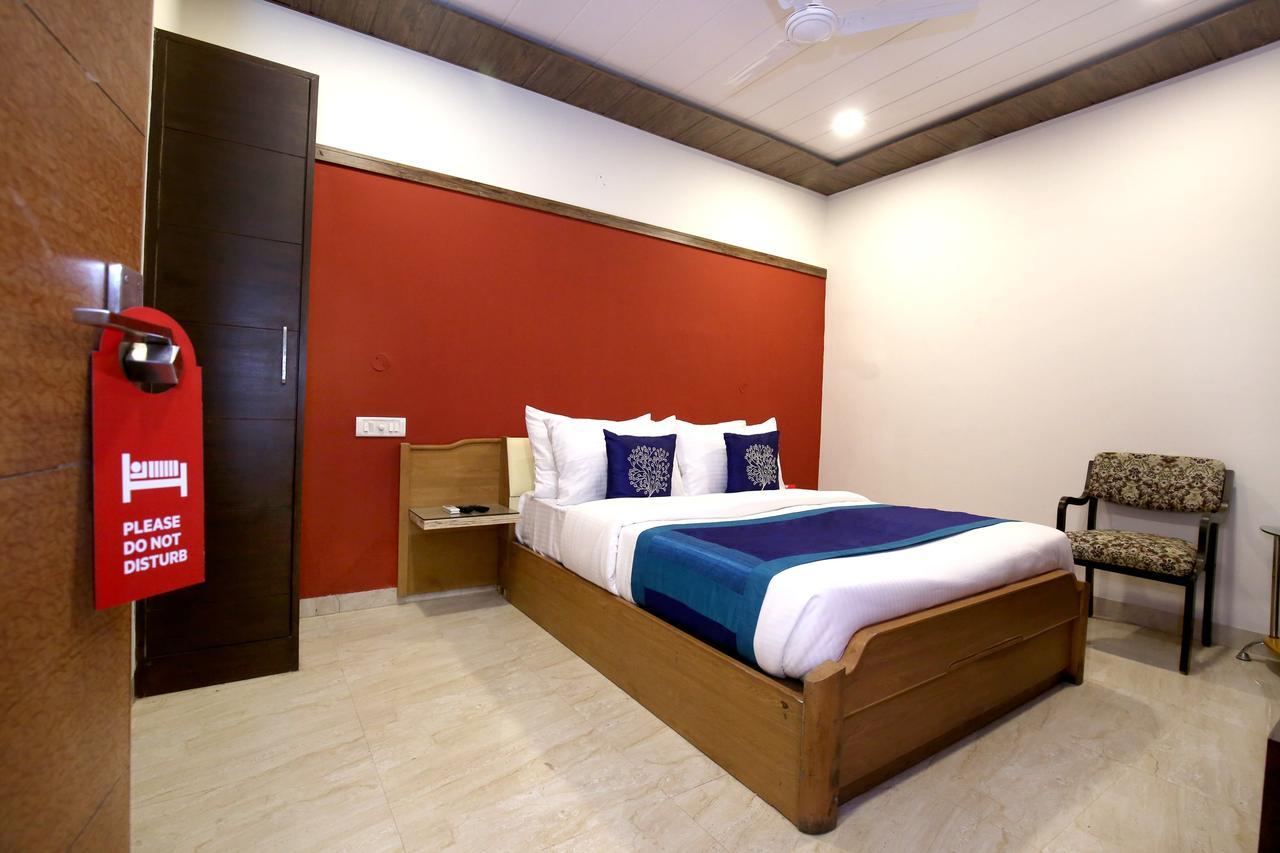 Capital O 9822 Hotel Seven Chandigarh Ngoại thất bức ảnh
