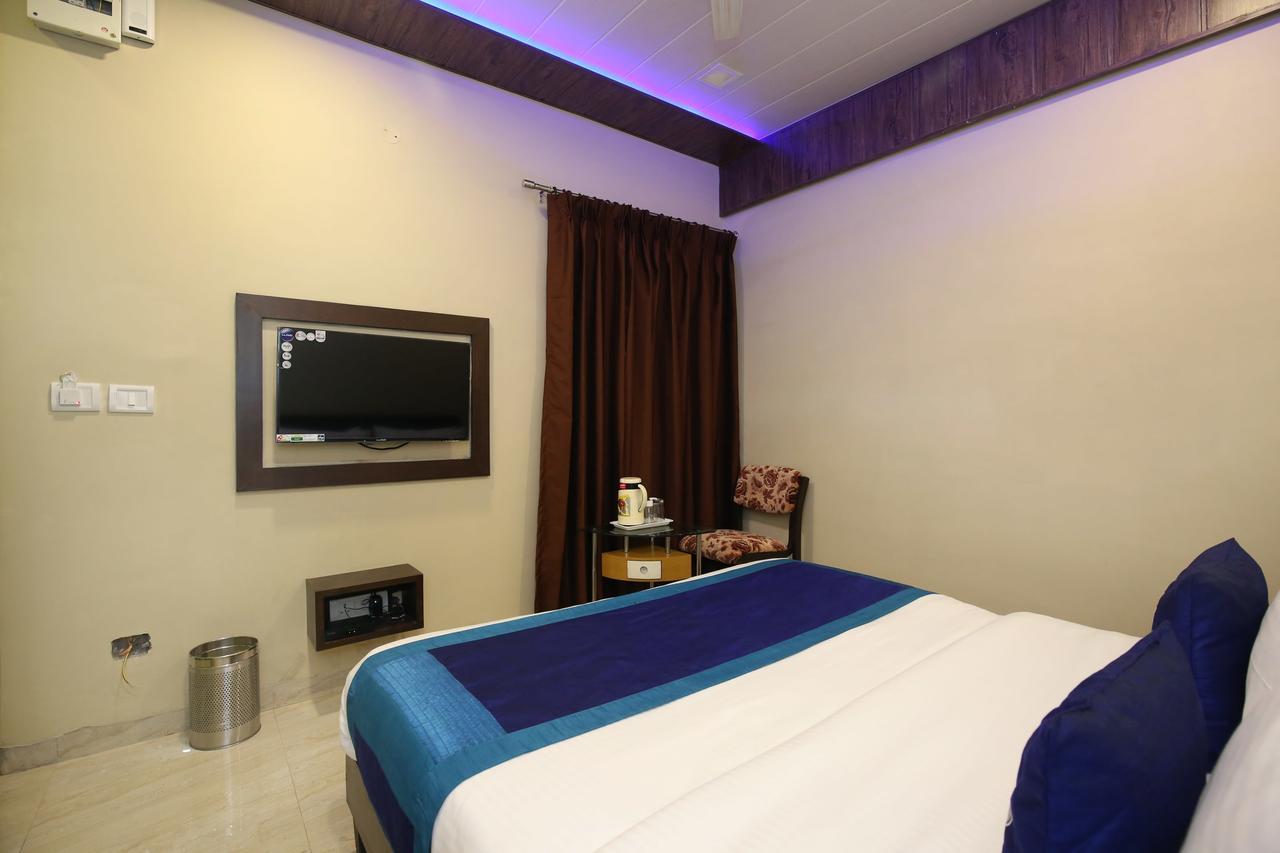 Capital O 9822 Hotel Seven Chandigarh Ngoại thất bức ảnh