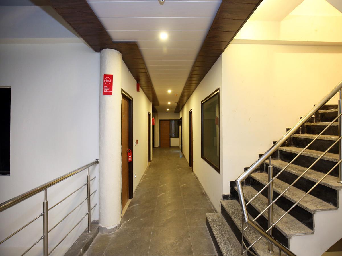 Capital O 9822 Hotel Seven Chandigarh Ngoại thất bức ảnh