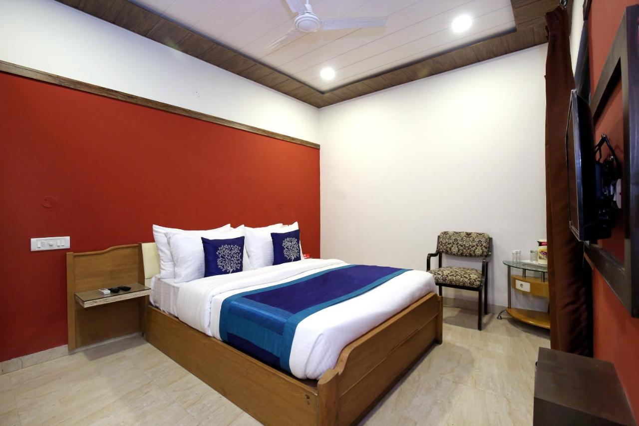 Capital O 9822 Hotel Seven Chandigarh Ngoại thất bức ảnh